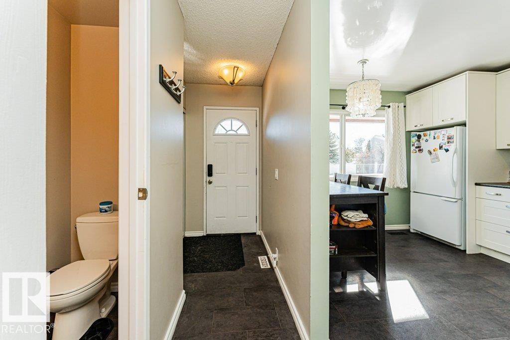 14678 54 ST NW, Edmonton