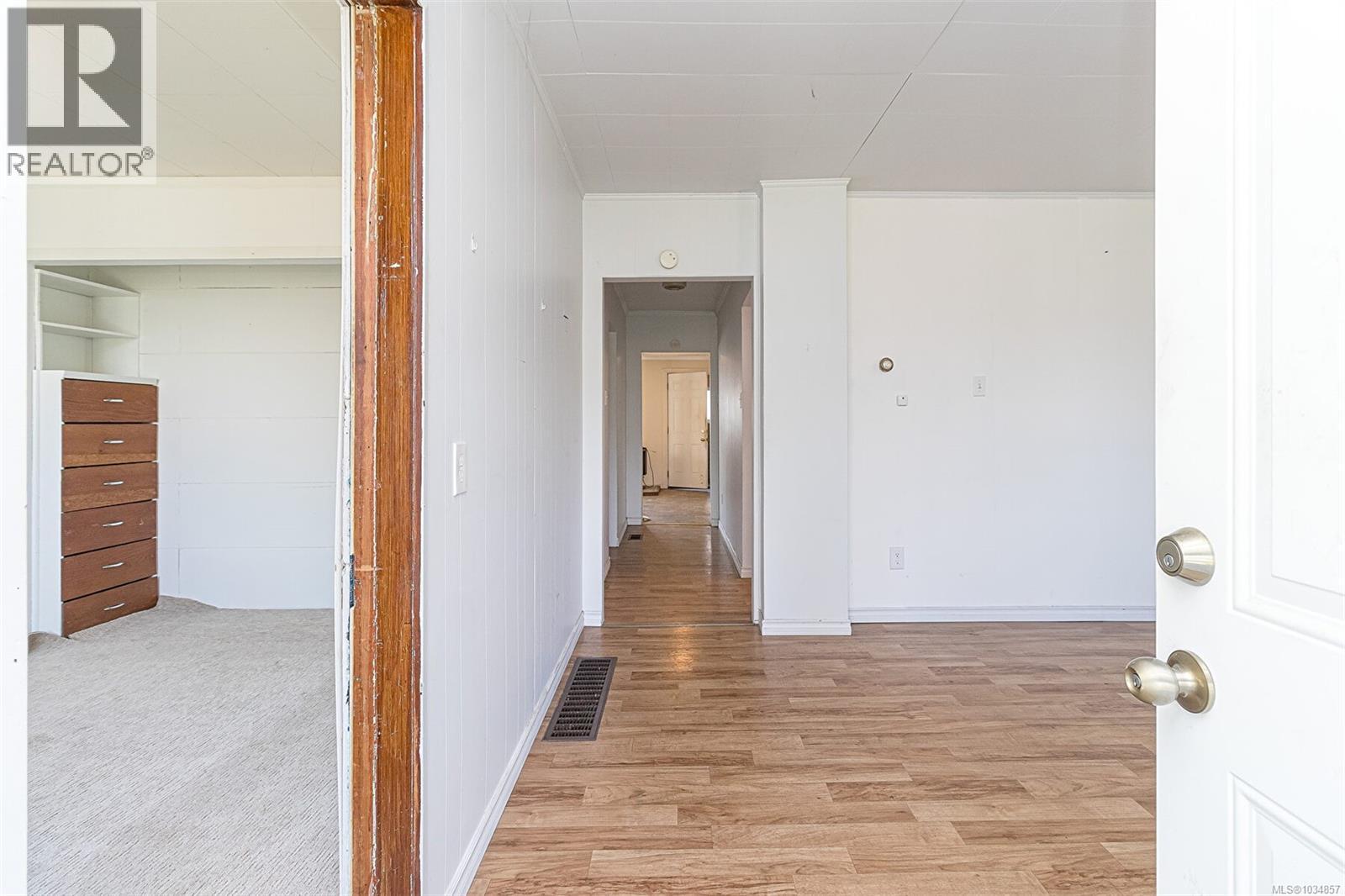 9892 Maple St - 4