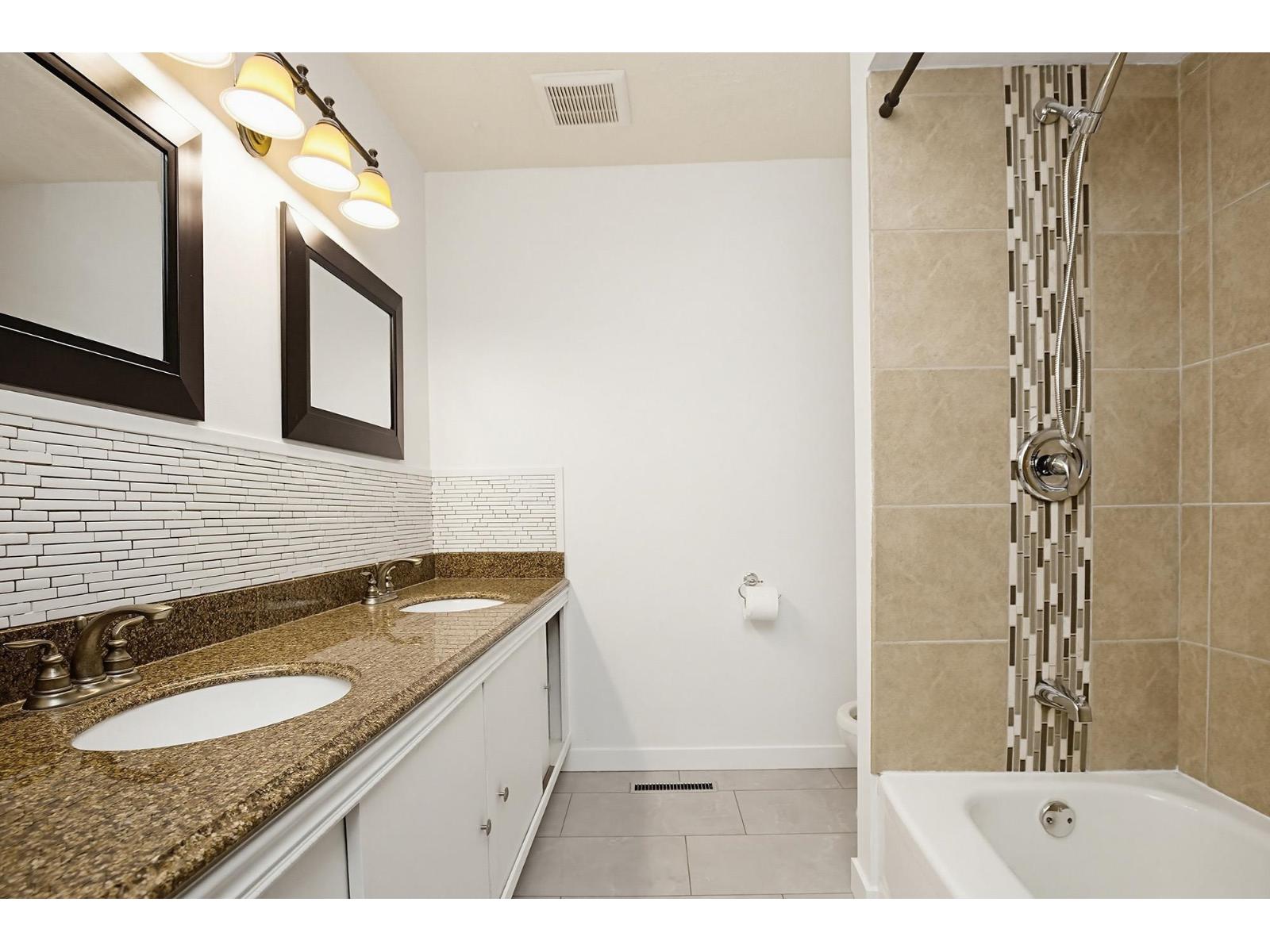 5 Bed, 4 Bath House for Sale in Mission – 32921 3RD AVENUE, Mission - Image 12