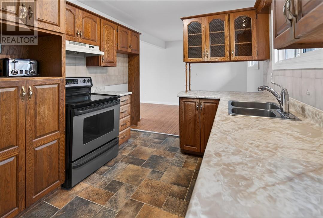 55 Kipling Court, Sudbury, Ontario, P3A1E2 — Photo 4