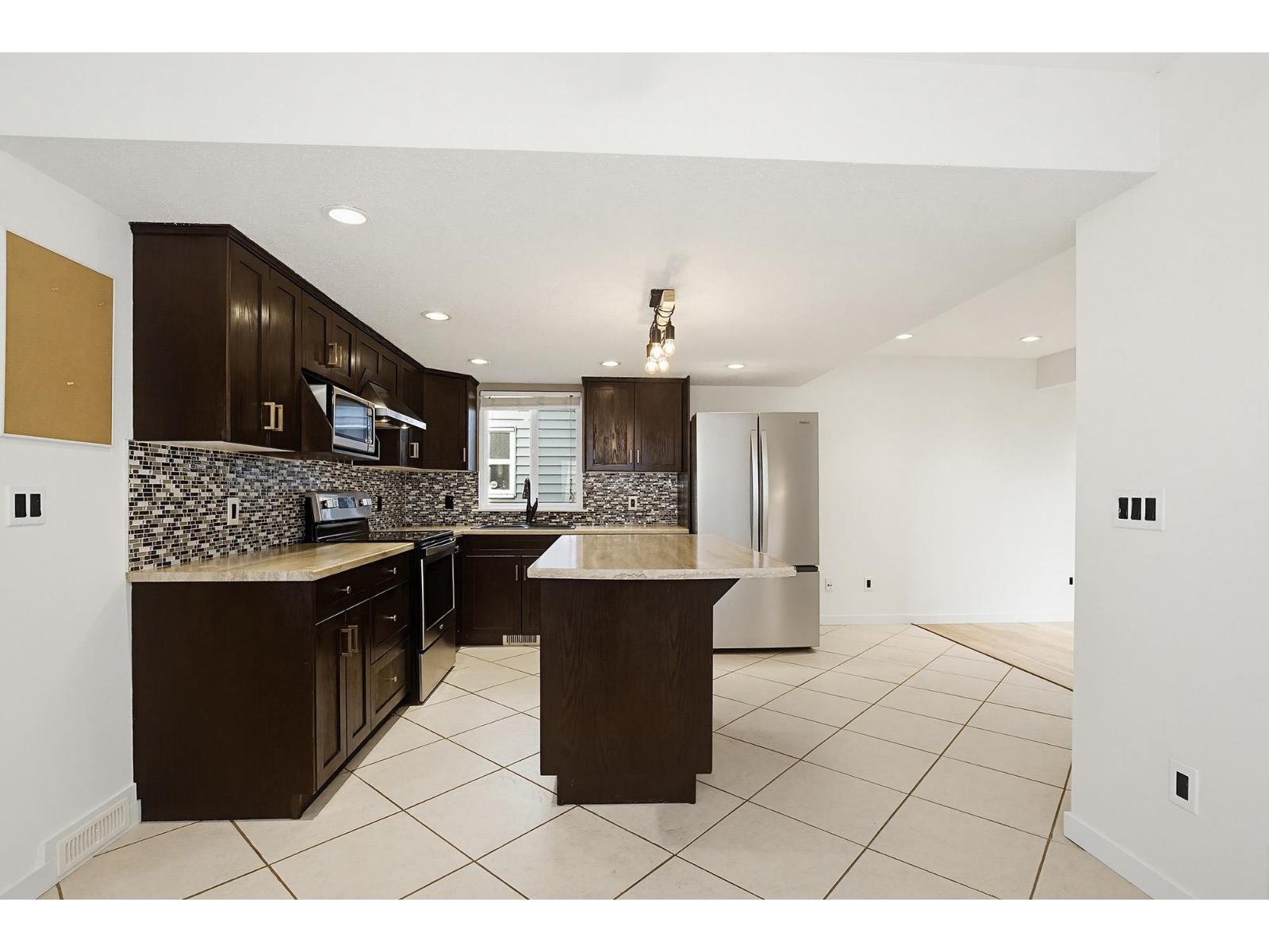 5 Bed, 4 Bath House for Sale in Mission – 32921 3RD AVENUE, Mission - Image 11