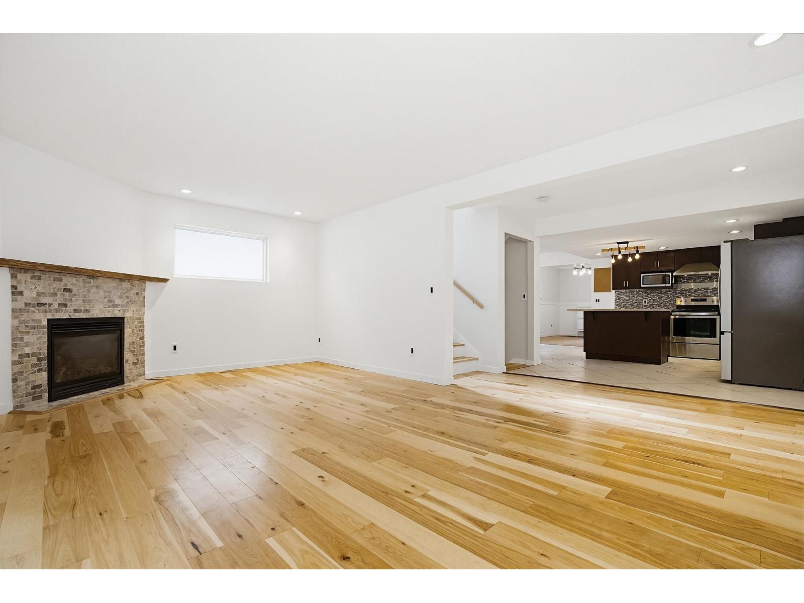 5 Bed, 4 Bath House for Sale in Mission – 32921 3RD AVENUE, Mission - Image 3