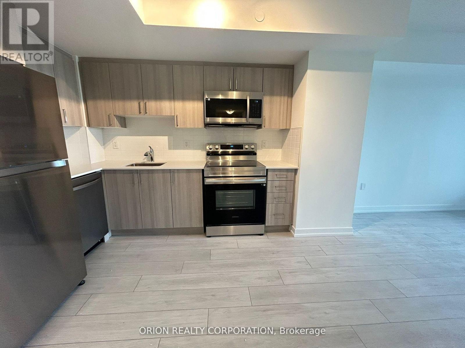 Listing photo of 527 - 556 MARLEE AVENUE