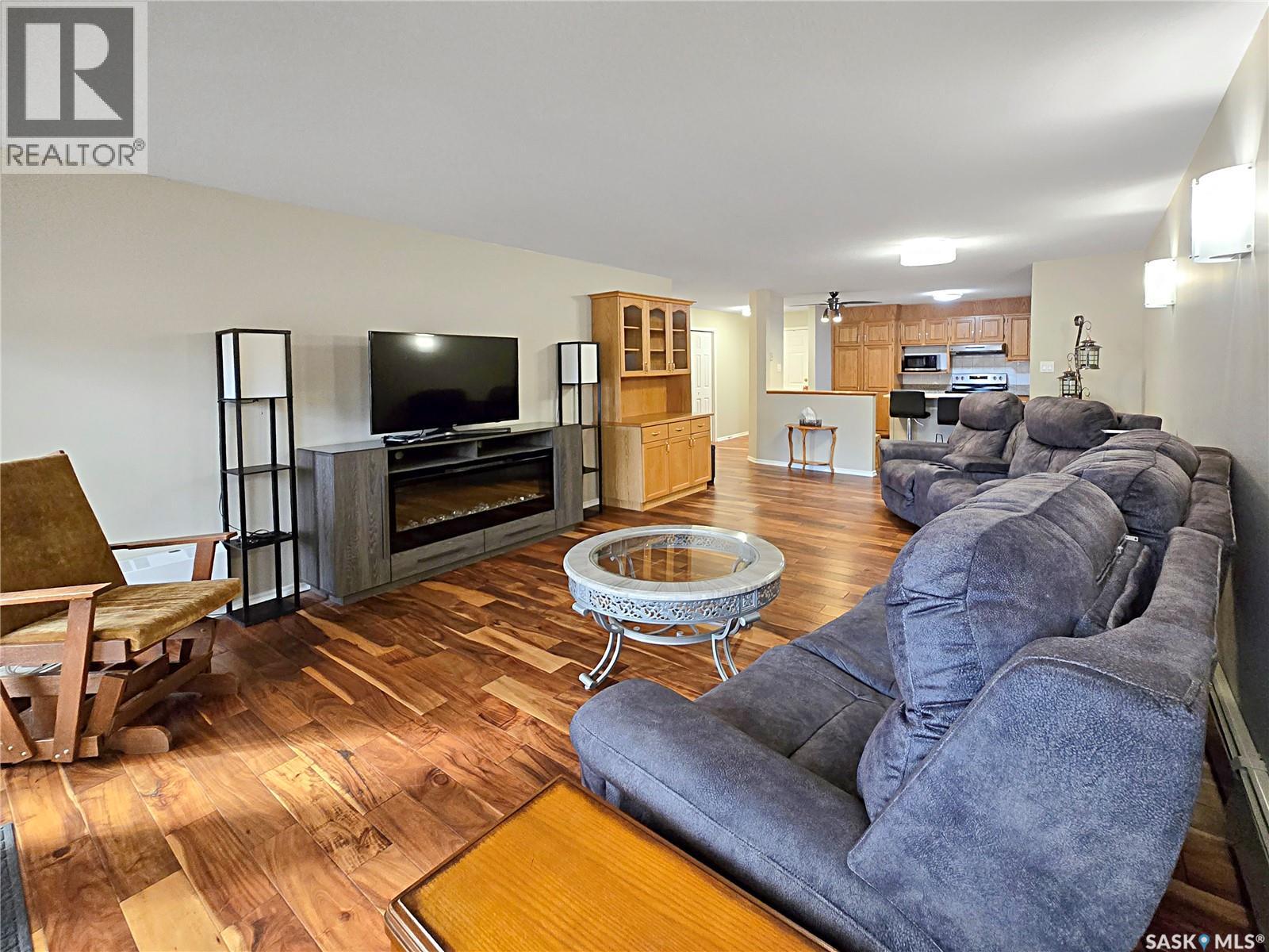 103 27 Erichsen PLACE — photo 10