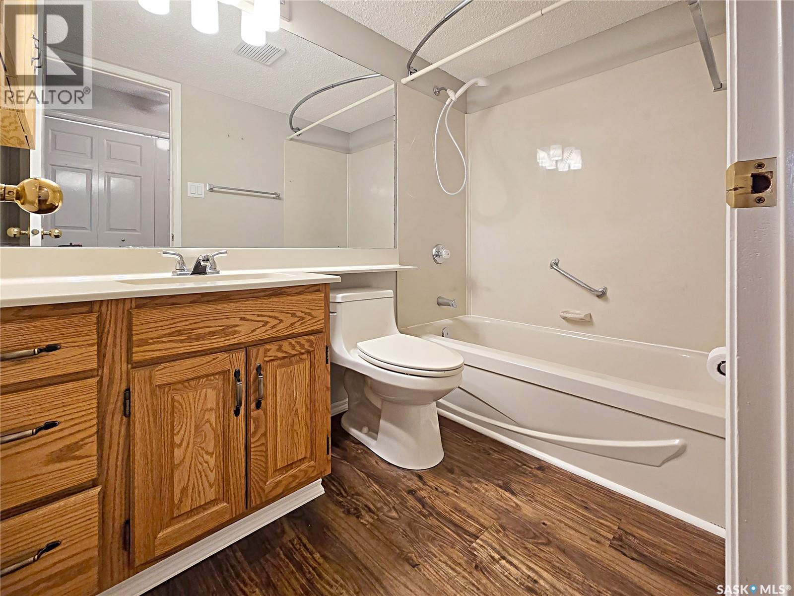 103 27 Erichsen PLACE — photo 17