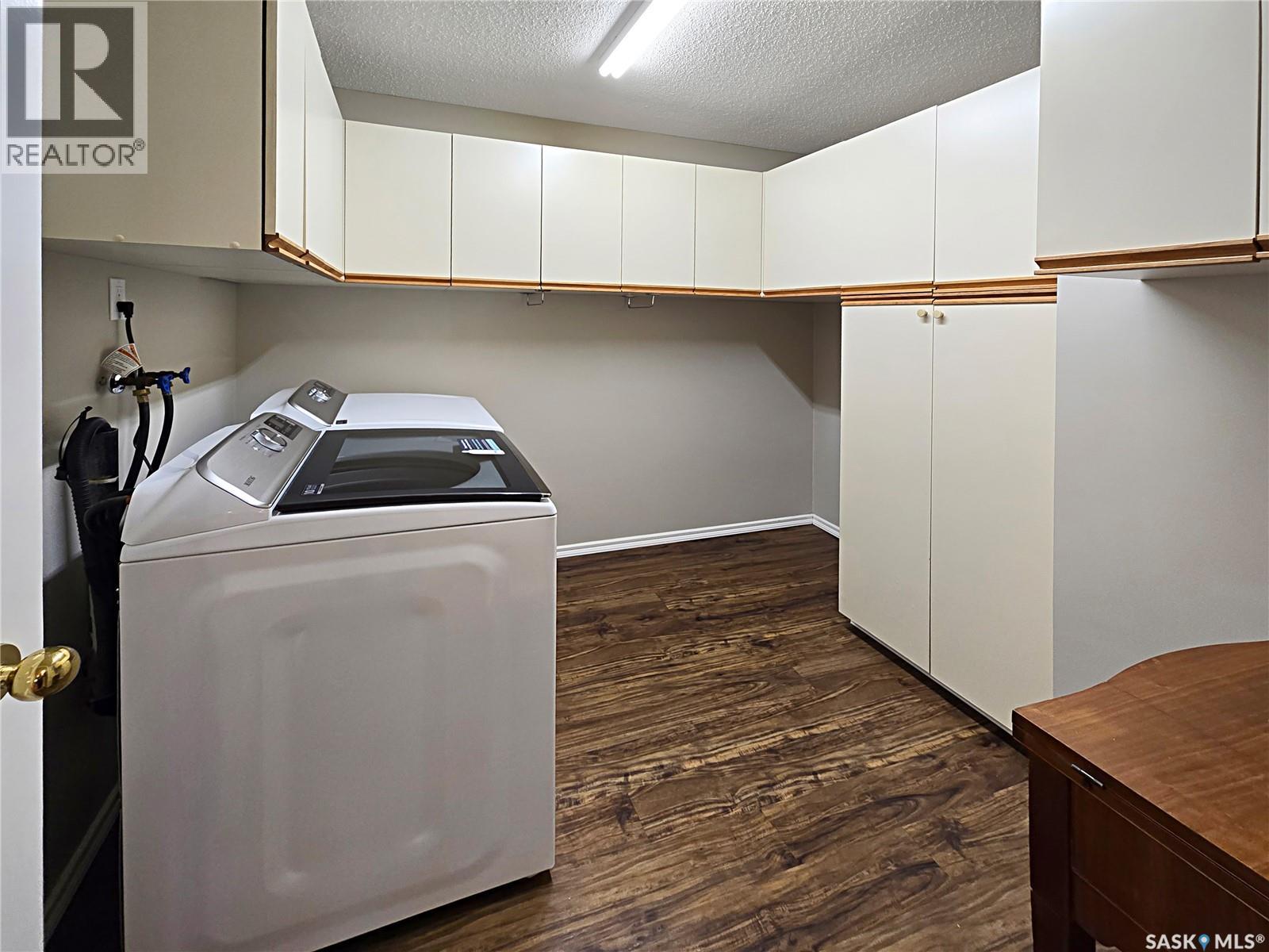 103 27 Erichsen PLACE — photo 19