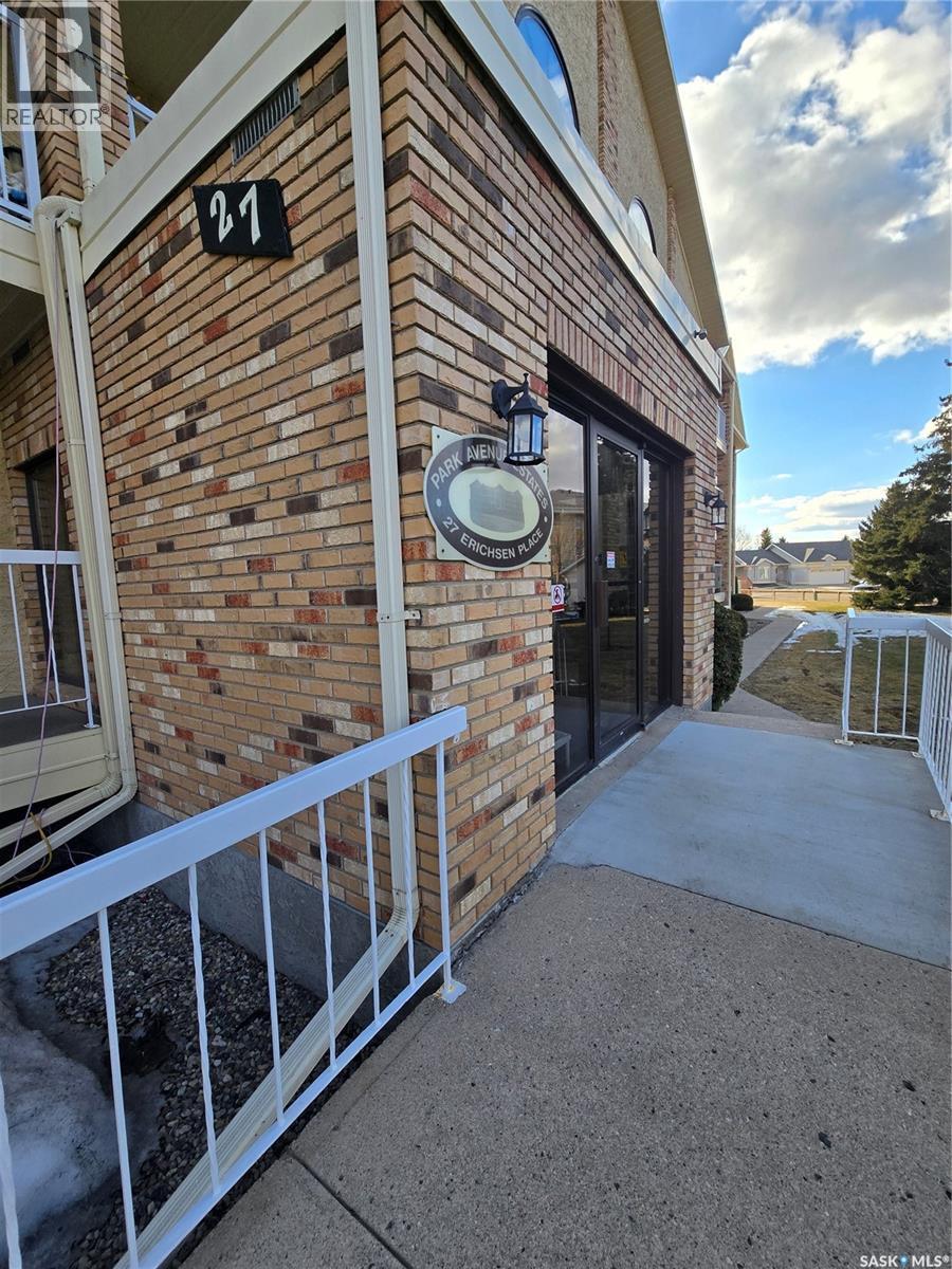 103 27 Erichsen PLACE - photo 2