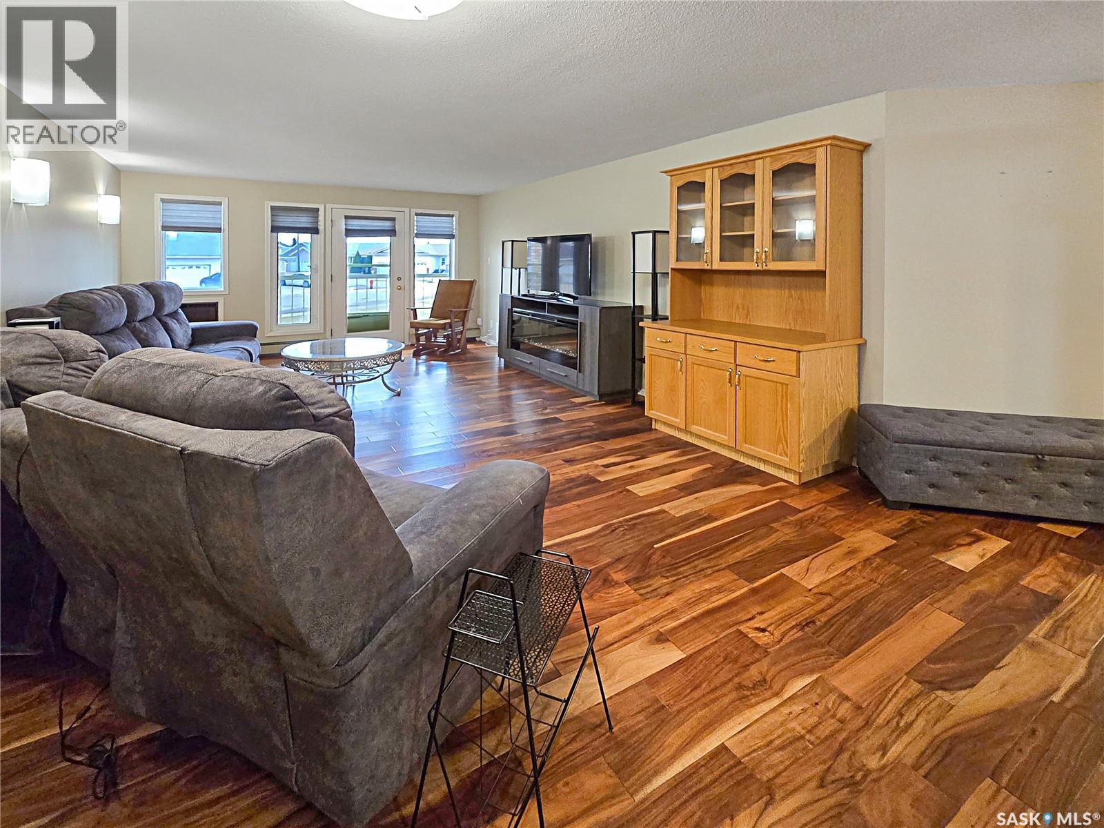103 27 Erichsen PLACE — photo 9