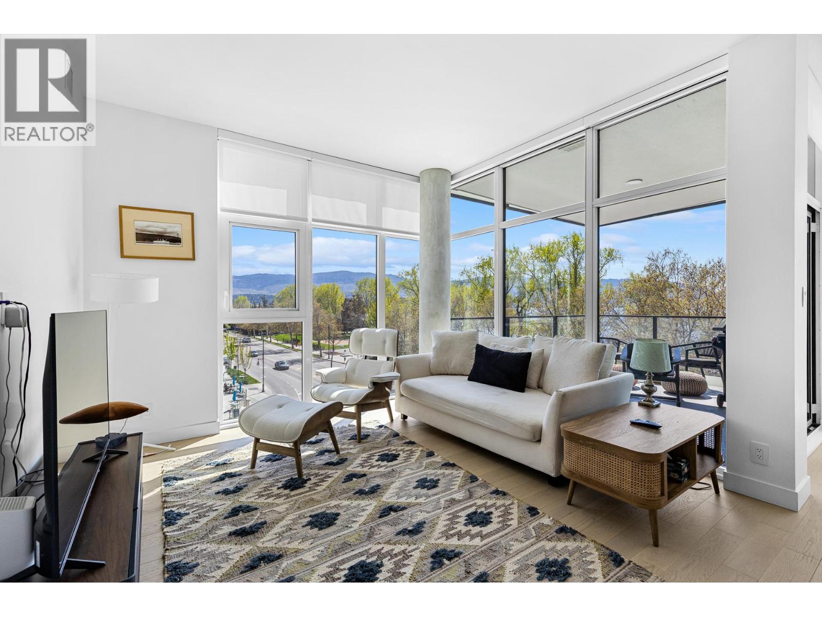 #407 3409 Lakeshore Road - 13