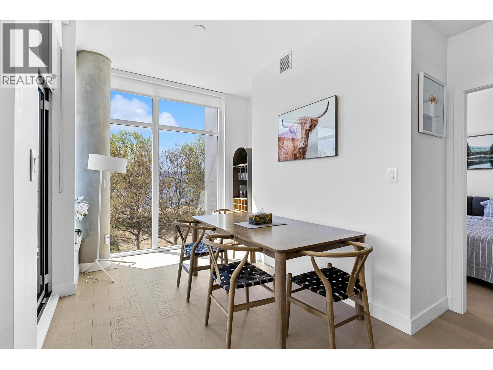 #407 3409 Lakeshore Road - 14