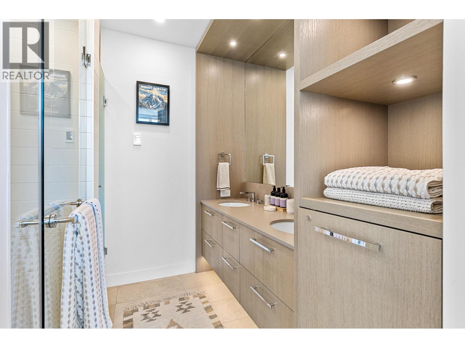 407 3409 Lakeshore Road, Kelowna
