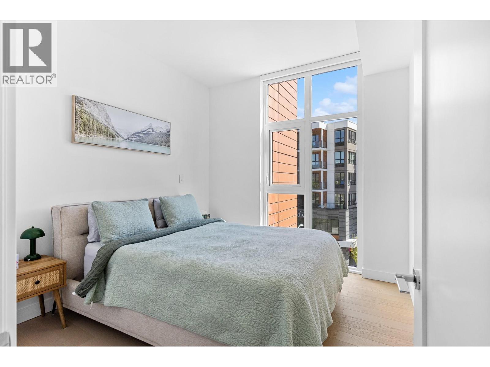 #407 3409 Lakeshore Road - 28