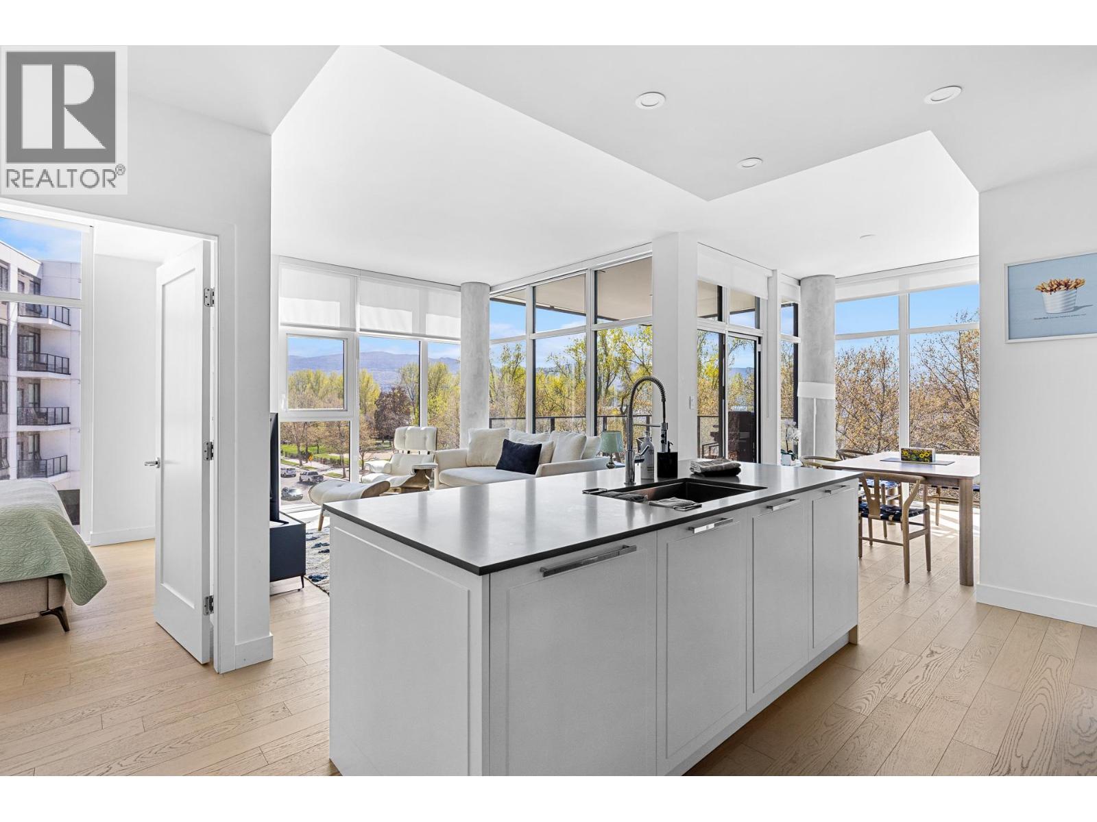 407 3409 Lakeshore Road, Kelowna