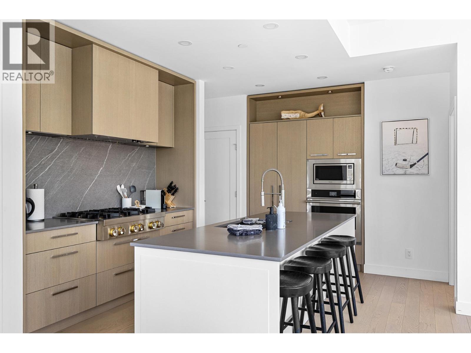 407 3409 Lakeshore Road, Kelowna