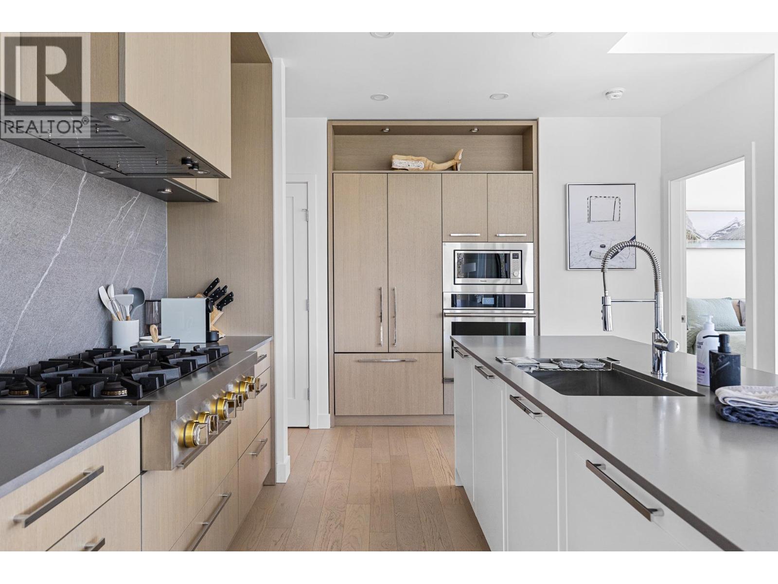407 3409 Lakeshore Road, Kelowna