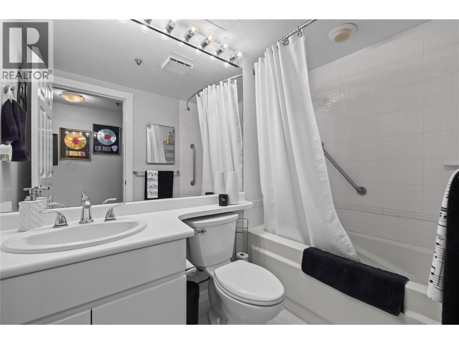 706 1152 Sunset Drive, Kelowna