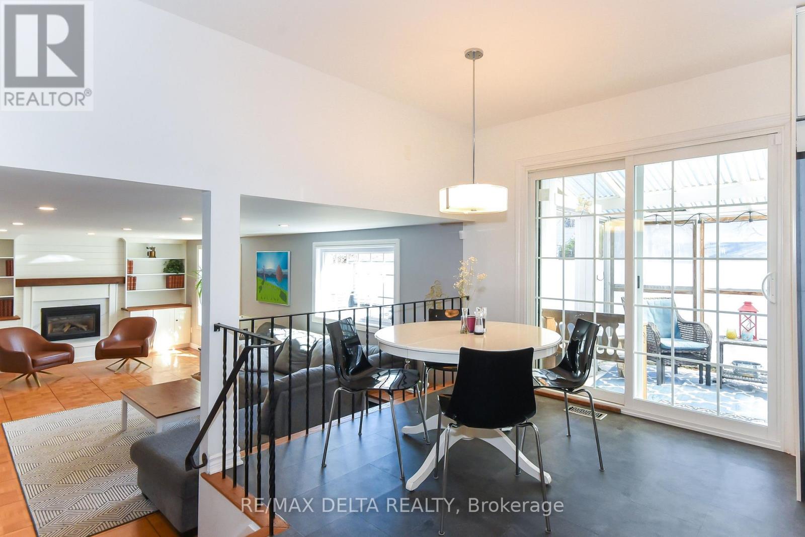 13 PARKLANE COURT - 12