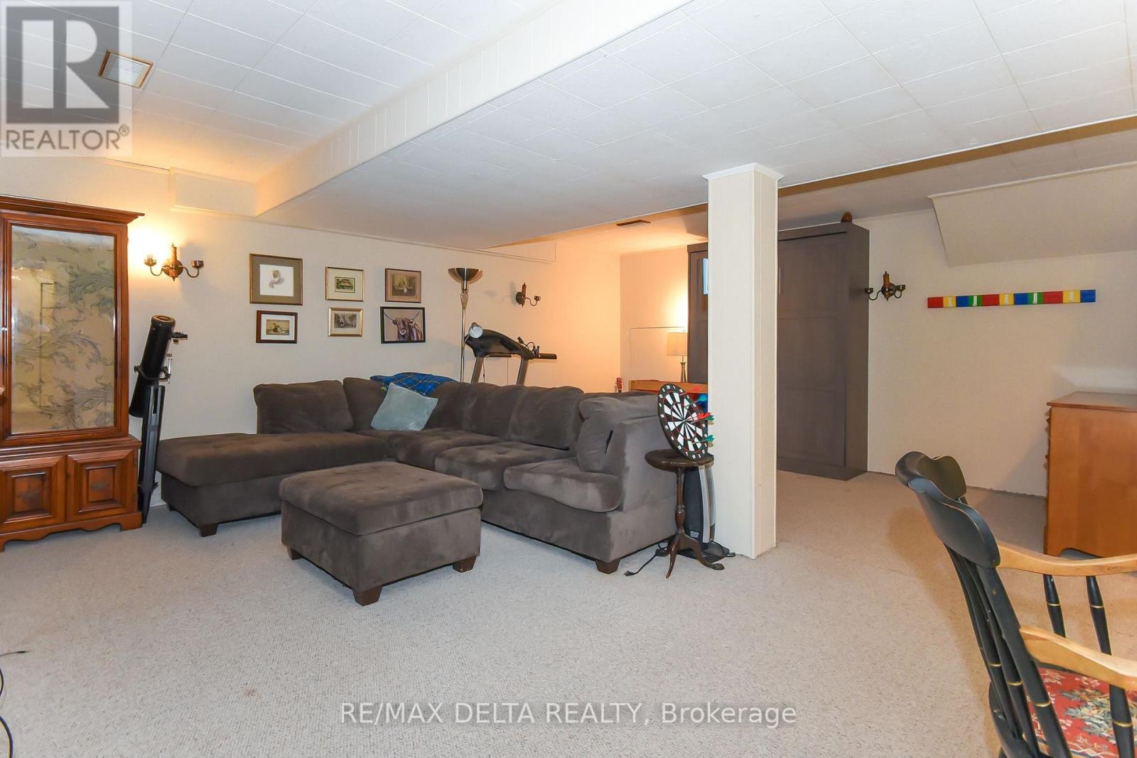 13 PARKLANE COURT - 27