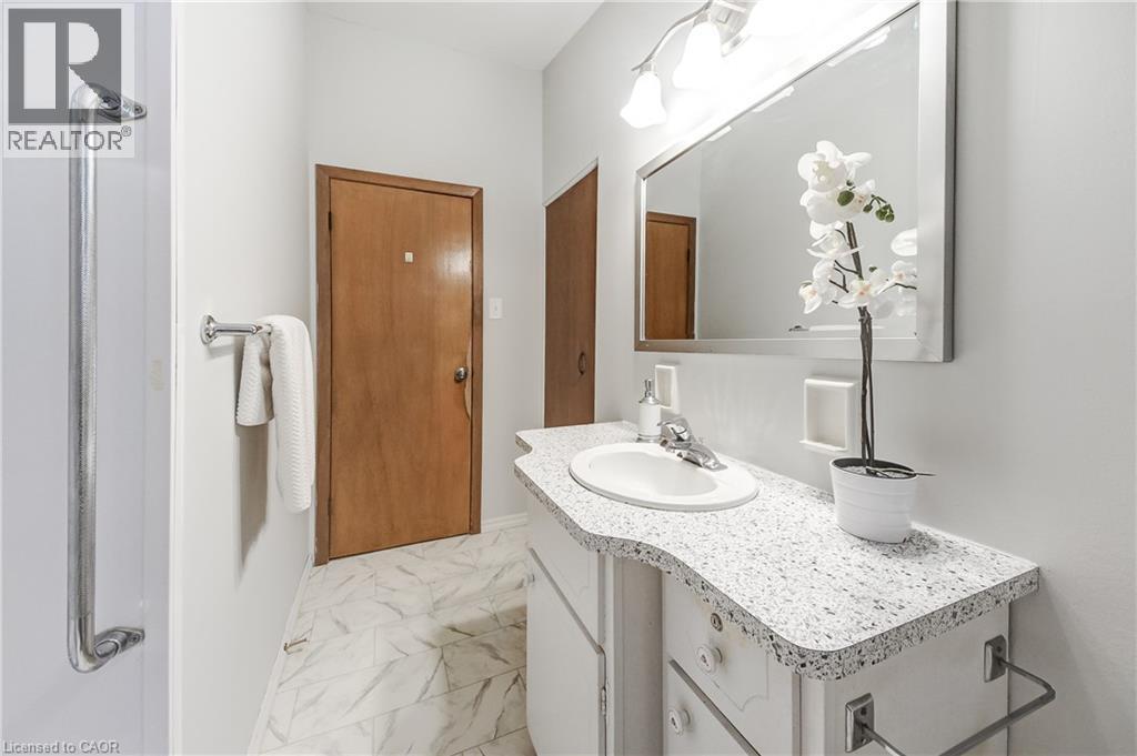 43 LAWFIELD Drive, Hamilton, Ontario, L8V4C3 — Photo 22