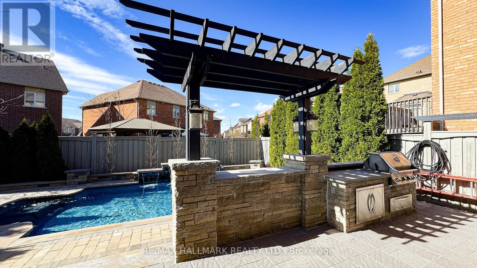 1135 CENOTAPH BOULEVARD - 40