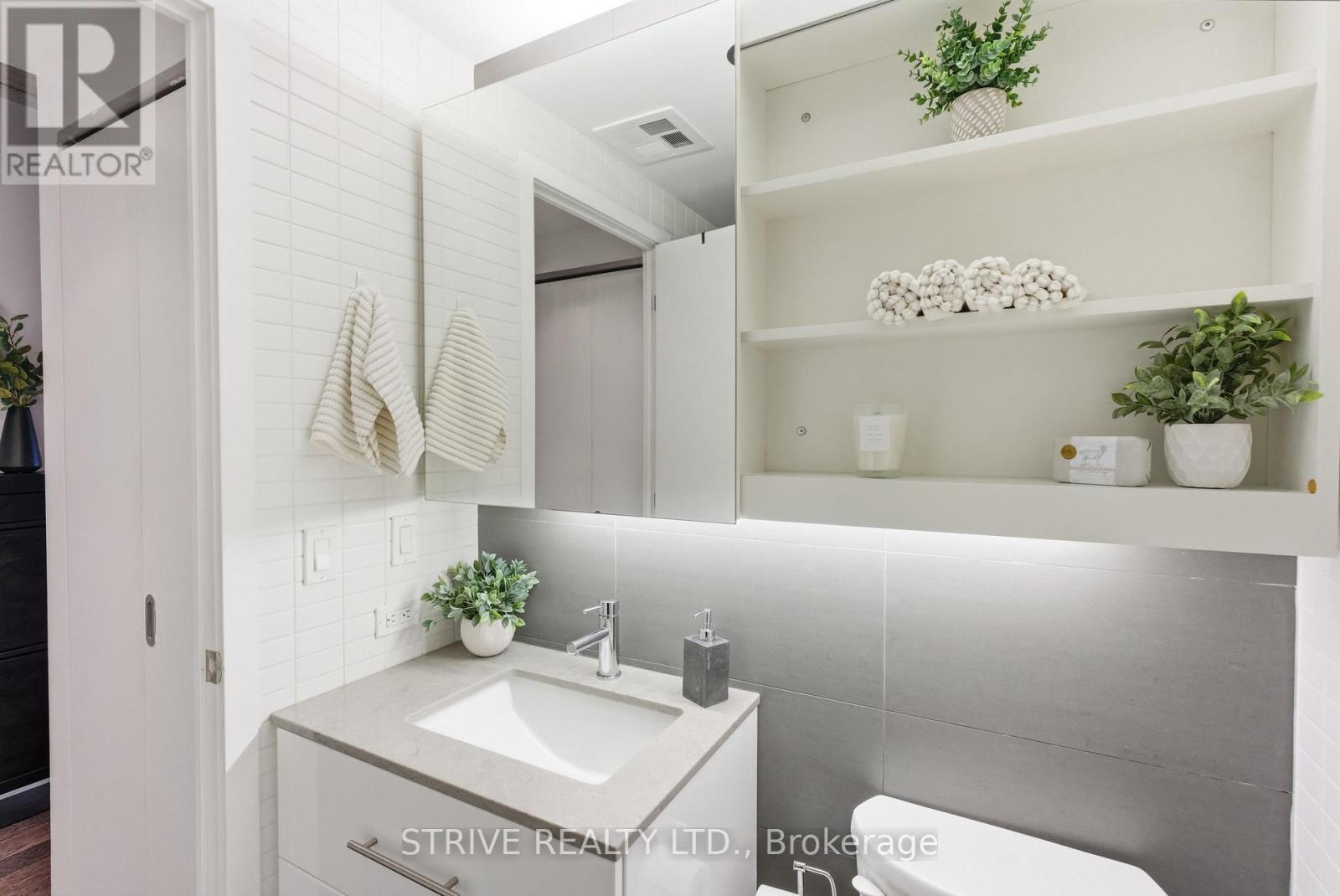 #612 51 TROLLEY CRESCENT - 19