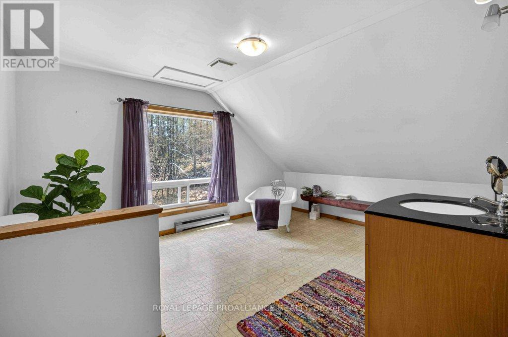 2406 NORTHEYS BAY ROAD - 26
