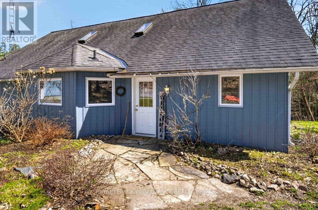 2406 NORTHEYS BAY ROAD - 4