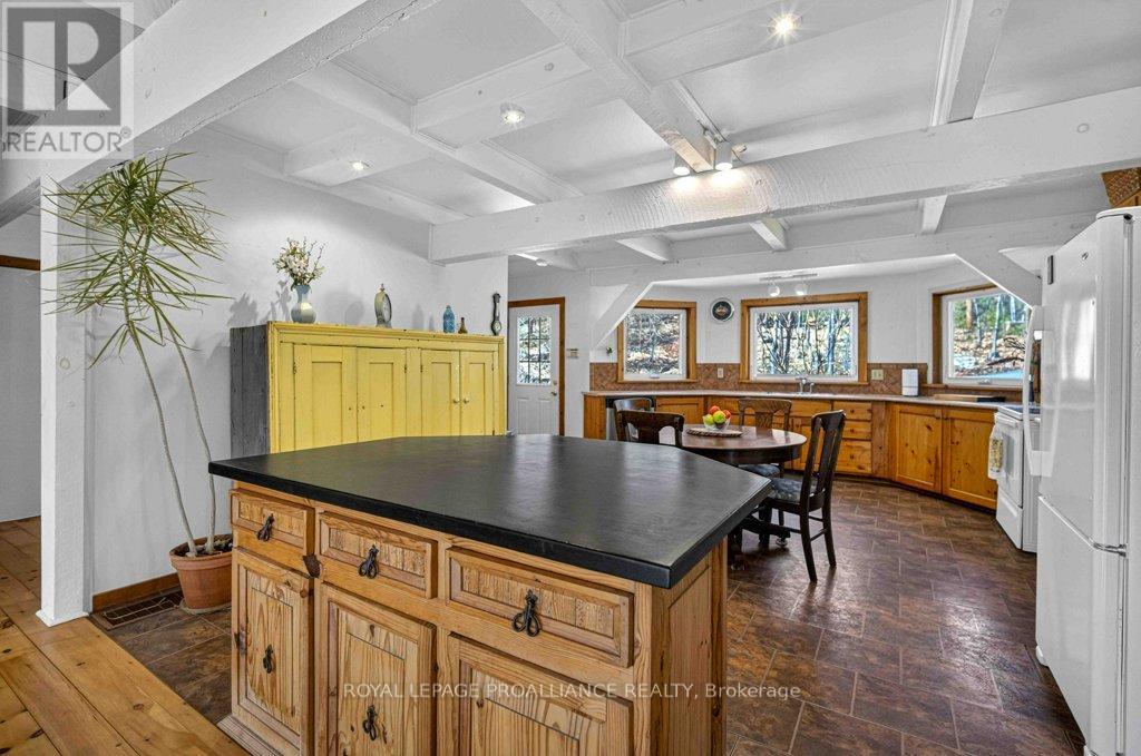 2406 NORTHEYS BAY ROAD - 9