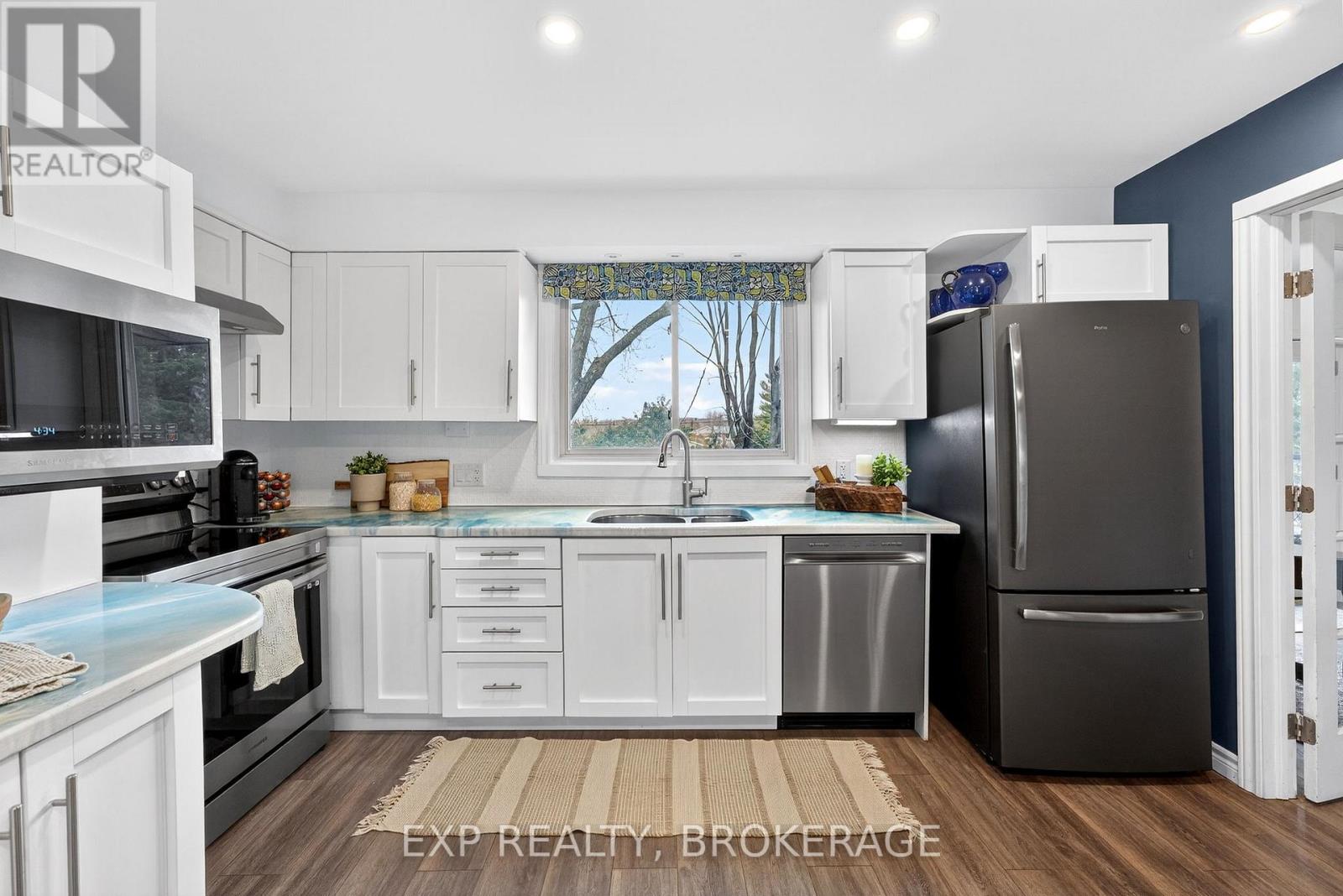 799 HILLSIDE DRIVE - 11