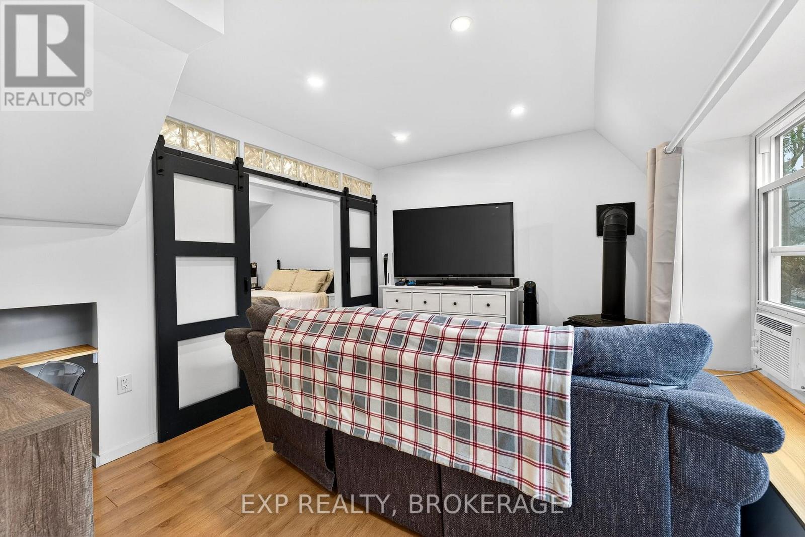 799 HILLSIDE DRIVE - 33