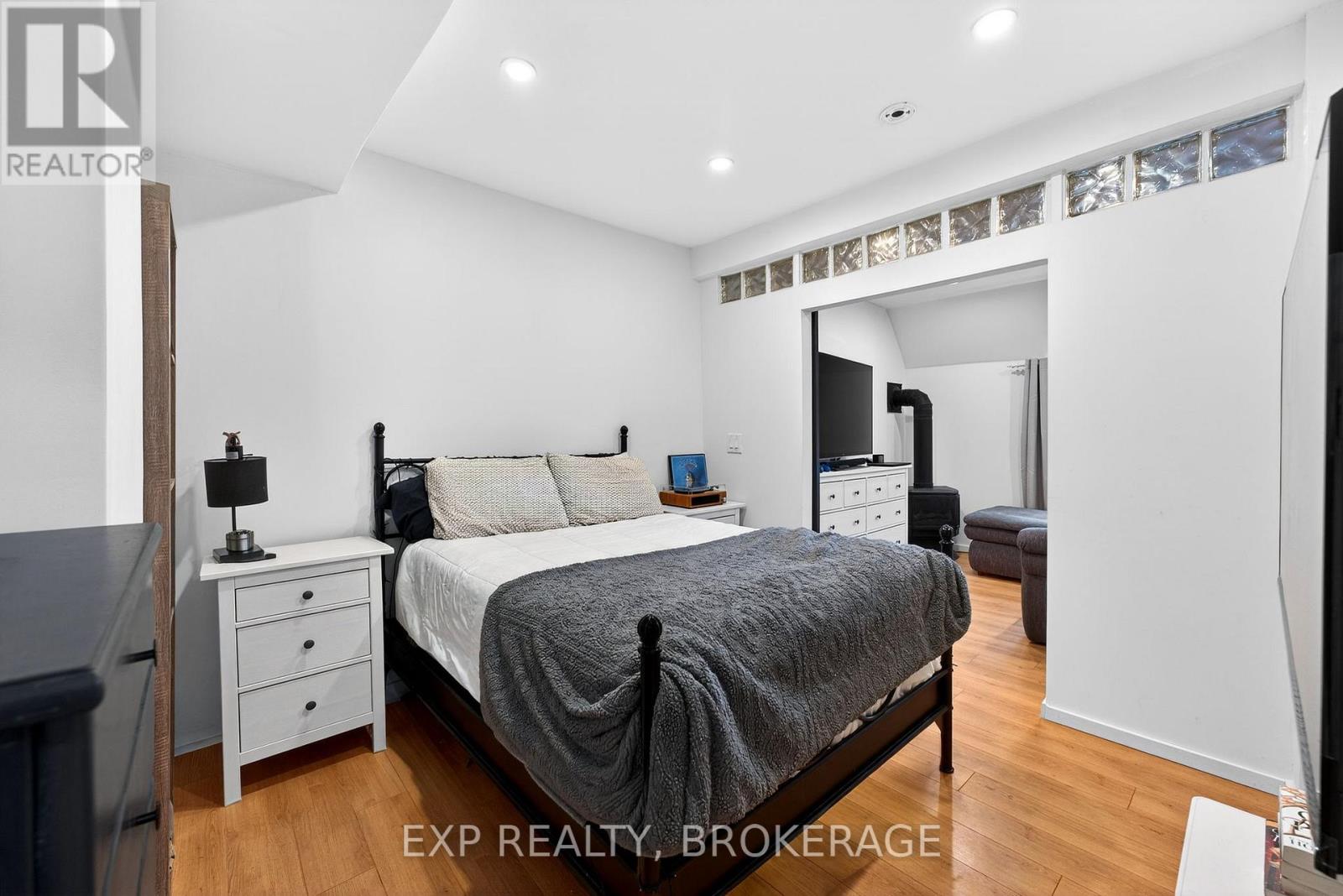 799 HILLSIDE DRIVE - 36