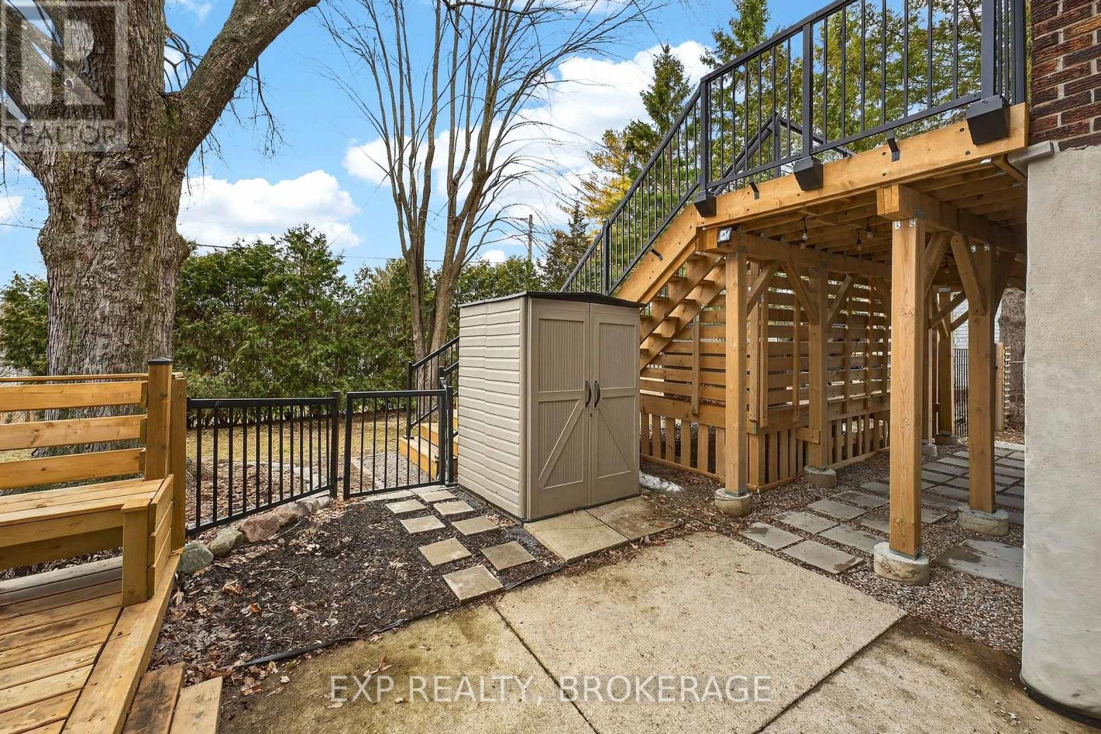799 HILLSIDE DRIVE - 44