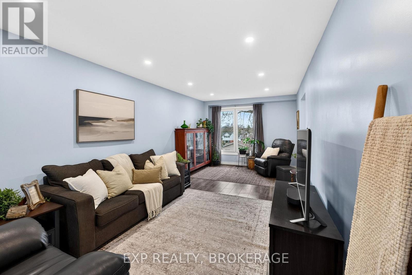 799 HILLSIDE DRIVE - 6