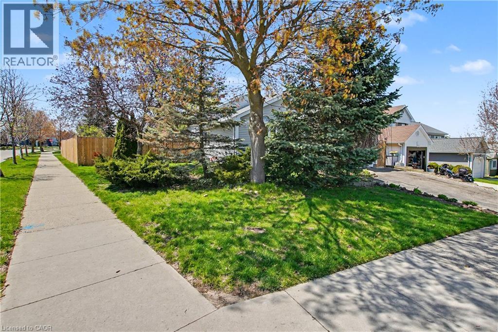 209 MIDDLEBURY Drive, Waterloo, Ontario, N2T2H6 — Photo 3
