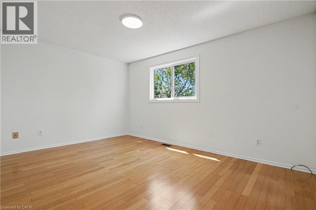 209 MIDDLEBURY Drive, Waterloo, Ontario, N2T2H6 — Photo 16