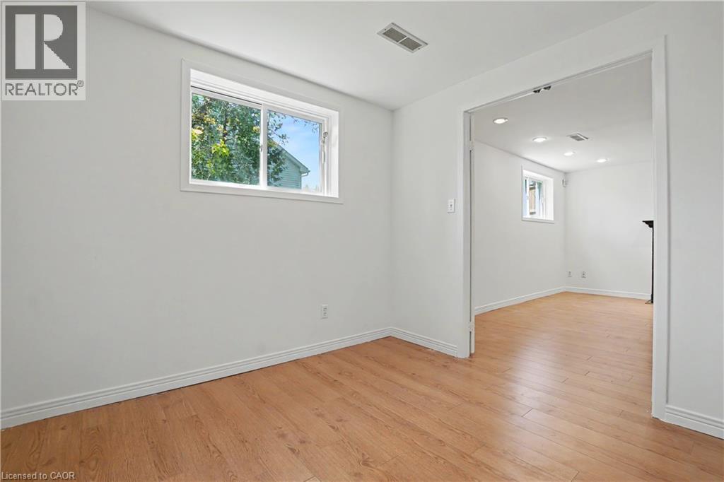 209 MIDDLEBURY Drive, Waterloo, Ontario, N2T2H6 — Photo 27