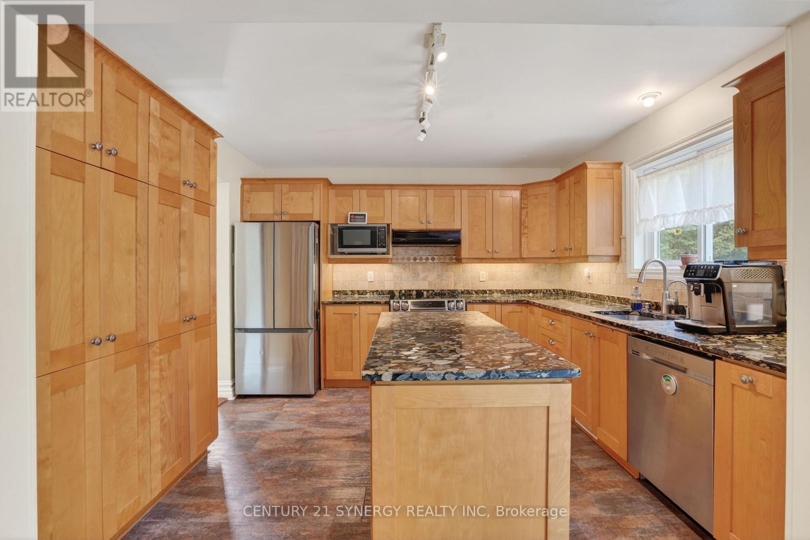 6 SAWGRASS CIRCLE - 11