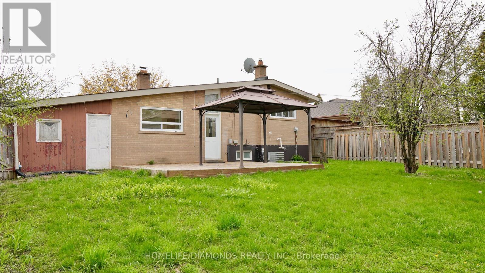 15 ATHLONE AVENUE - 18