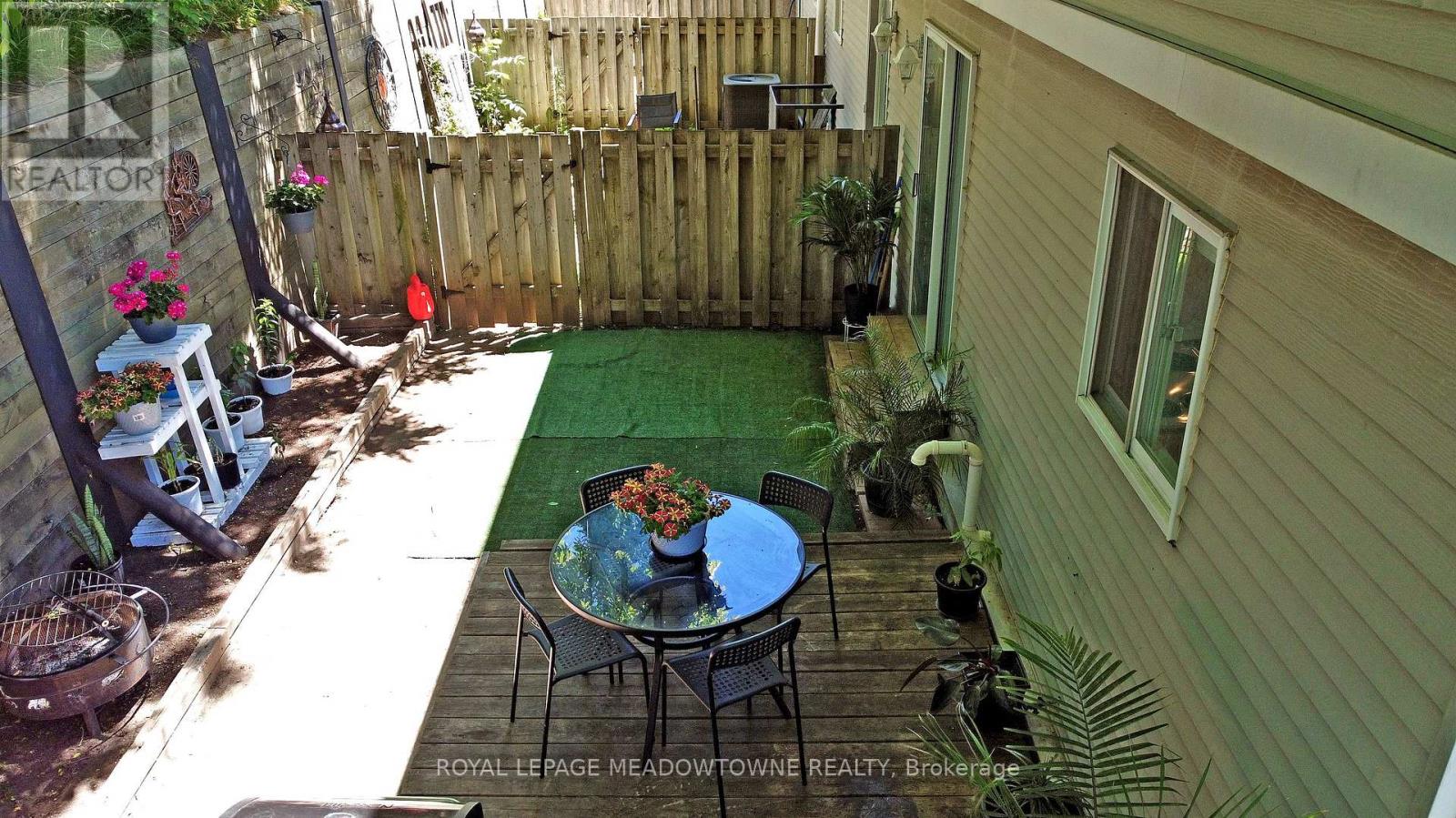 #10 648 DOON VILLAGE ROAD - 31