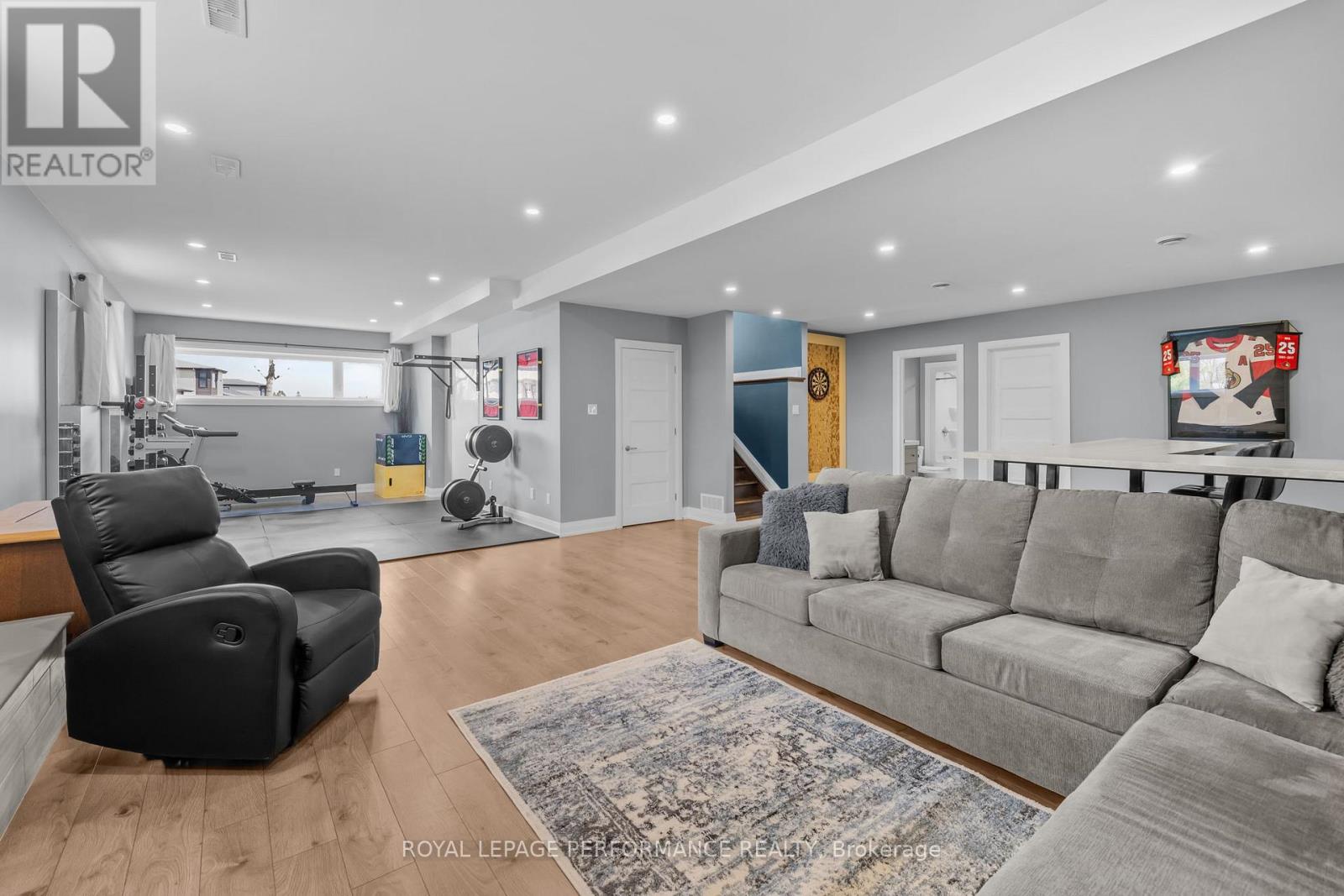 27 RICHER STREET - 24