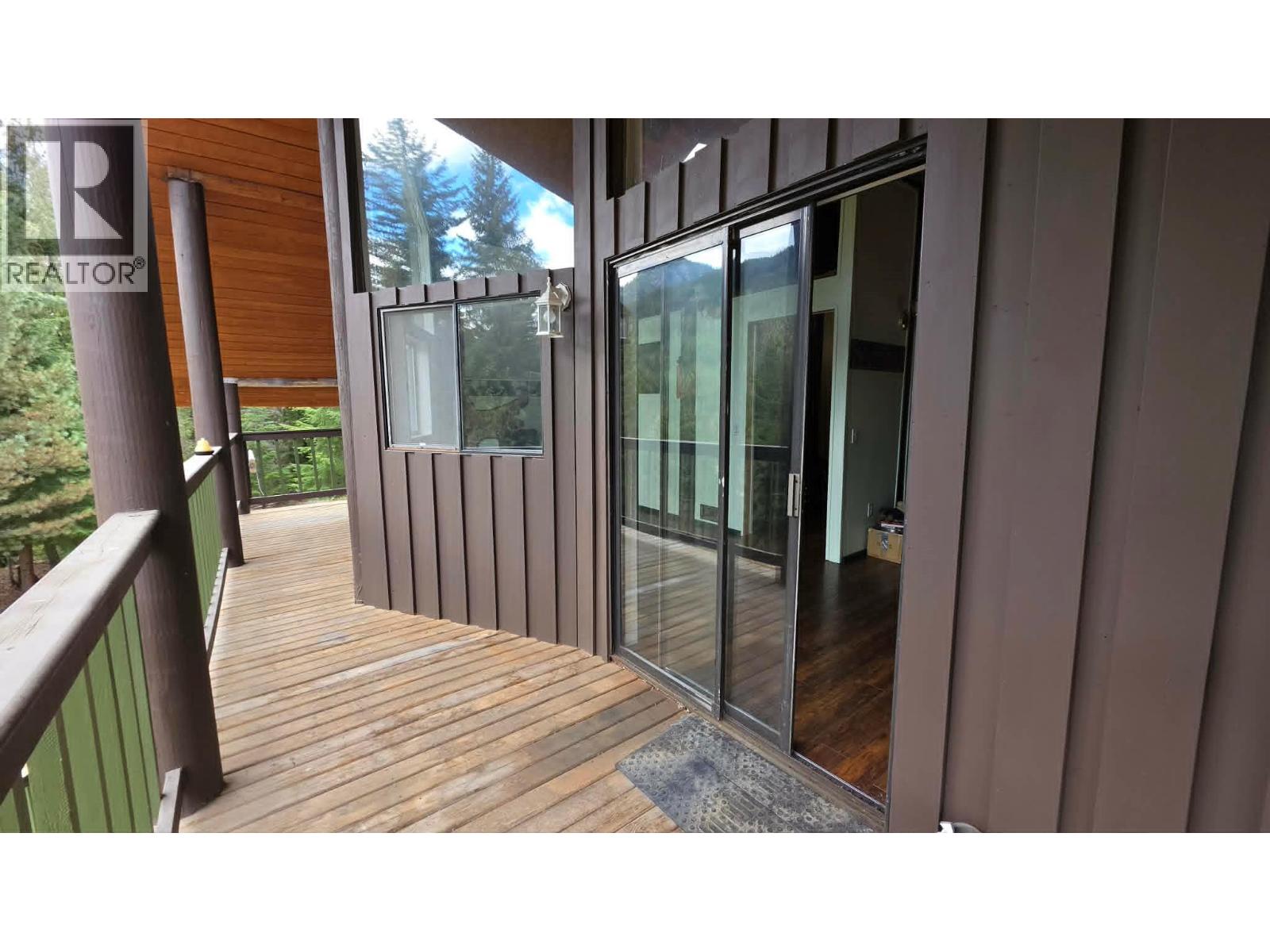 829 Bobbie Burns Road - 23