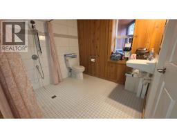Kitchen - 829 Bobbie Burns Road, Lumby, BC V0E2G4 Photo 10
