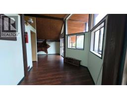 Full bathroom - 829 Bobbie Burns Road, Lumby, BC V0E2G4 Photo 7