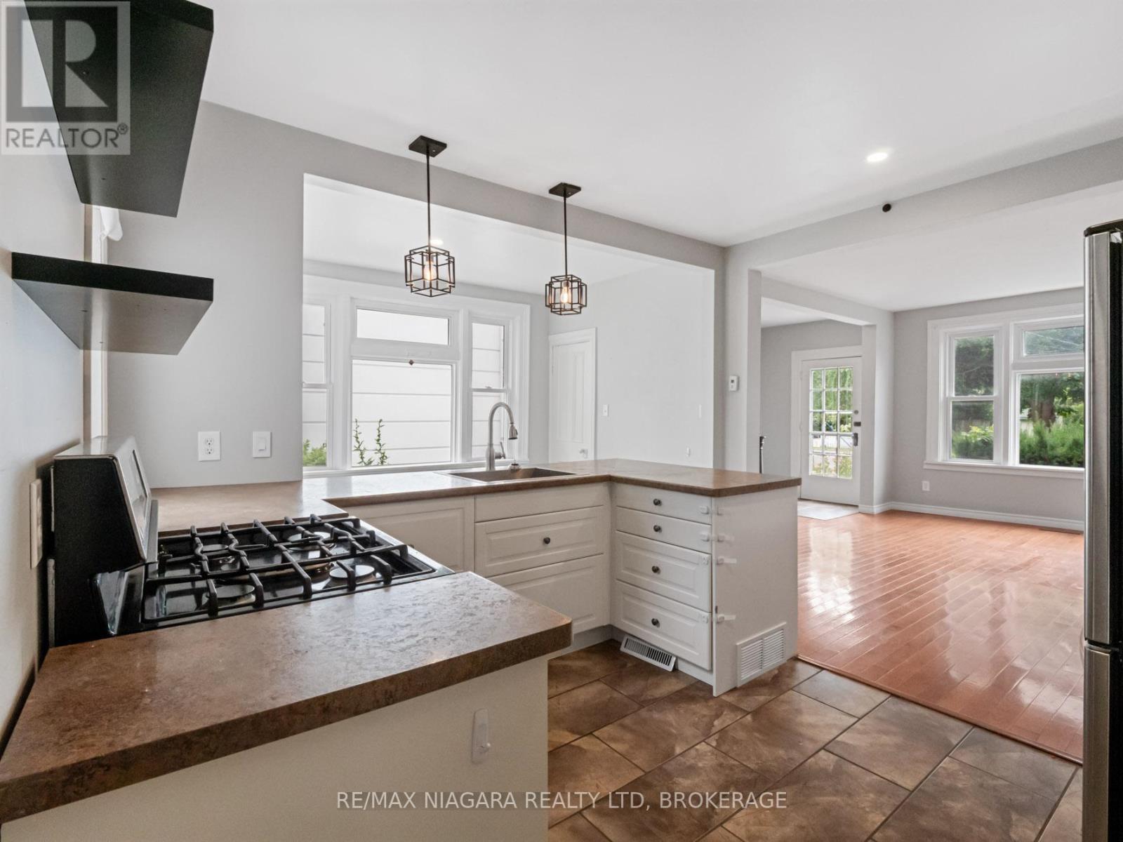 430 RIDGE ROAD N - 7
