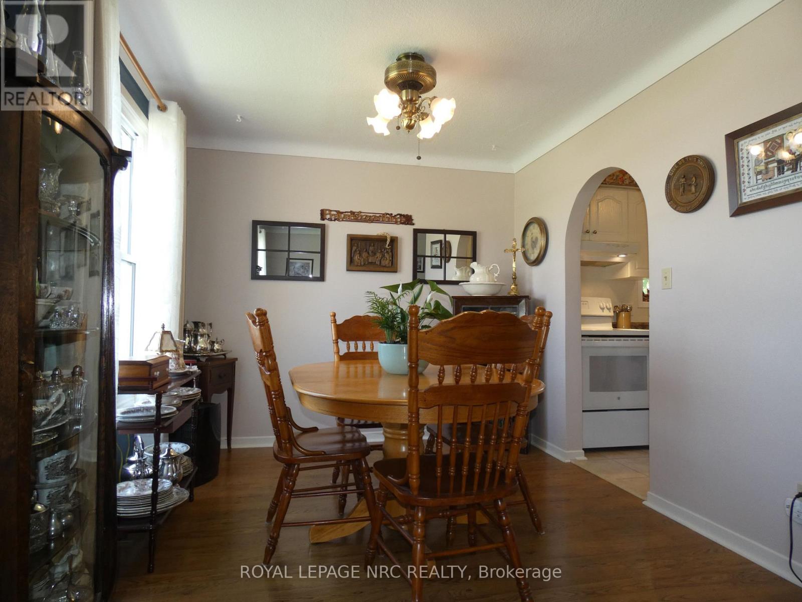 2909 HENLEY AVENUE - 5
