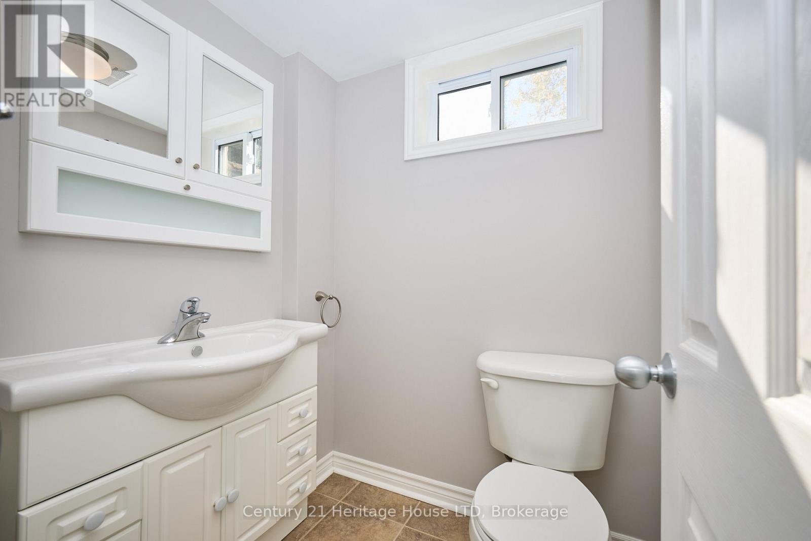 148 CHAMPLAIN DRIVE - 21