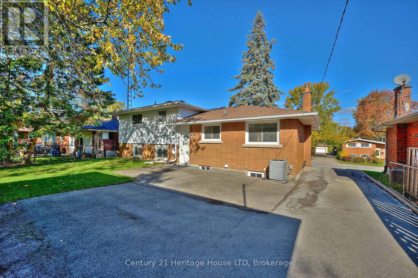 148 CHAMPLAIN DRIVE - 25