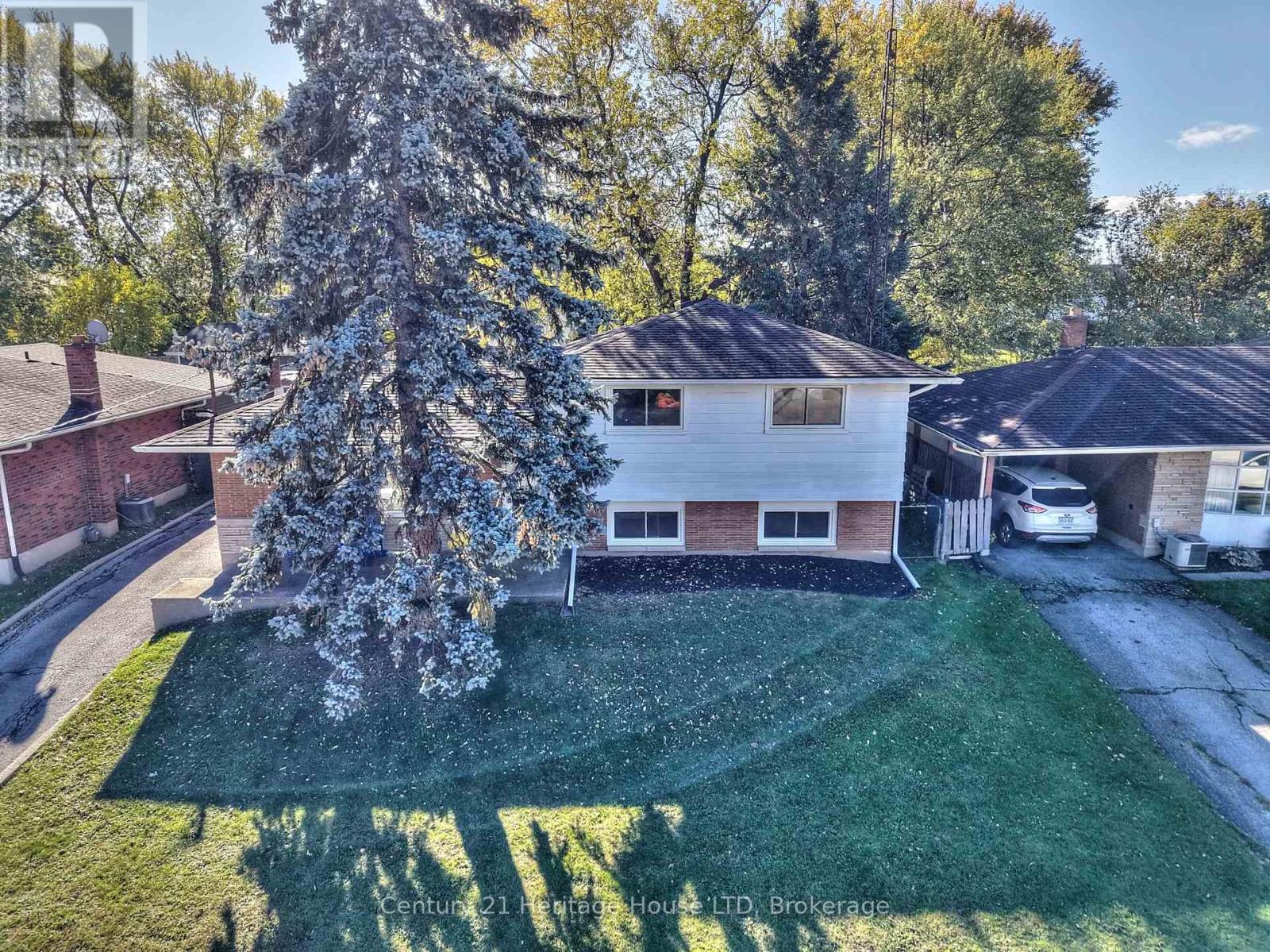 148 CHAMPLAIN DRIVE - 29