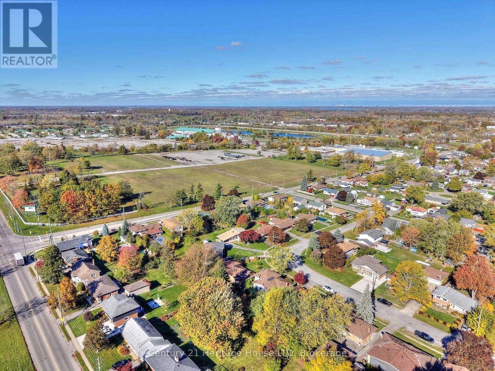 148 CHAMPLAIN DRIVE - 33