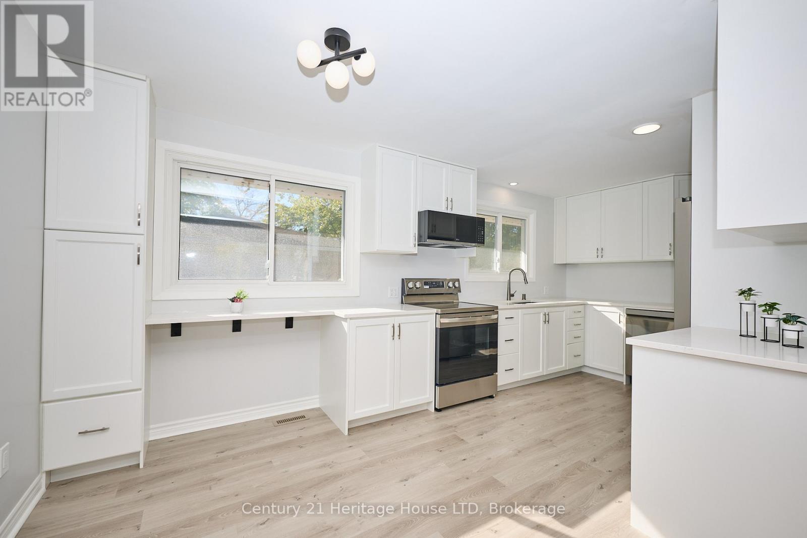 148 CHAMPLAIN DRIVE - 8